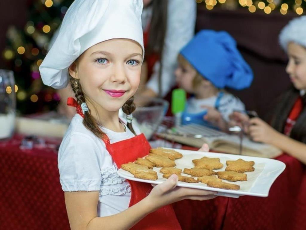 Kids Christmas gingerbread house masterclass | What's on in Sydney