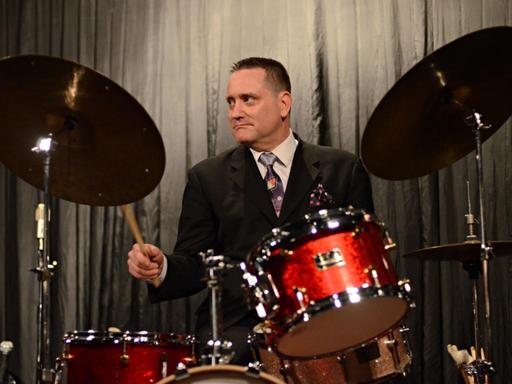 Wash away the dust of your day with a night of soulful sounds and fiery swing at The Lounge when Australian jazz drummer...