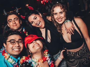 Whether you're new to Sydney or just expanding your social circle, pub crawling is a fantastic way to meet new friends.E...