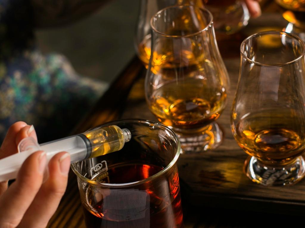 Archie Rose blend your own whisky class 2021 | Rosebery