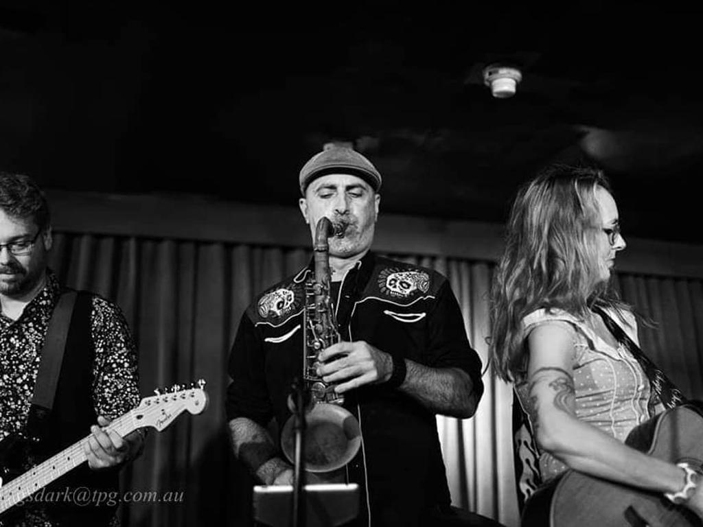 Bonnie Kay & The Bonafides - Live in Sydney CBD 2020 | UpNext