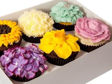 This cupcake decorating masterclass shows you how to create beautiful flowers using buttercream and a range of piping ti...