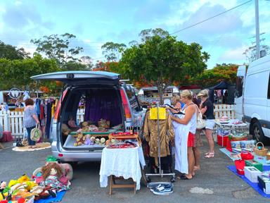 Carrara Markets is famous for its Sunday morning Car Boot Sale!