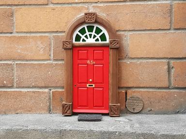 Embark on a joyful adventure as you discover the six Christmas-themed tiny doors sprinkled throughout The City!