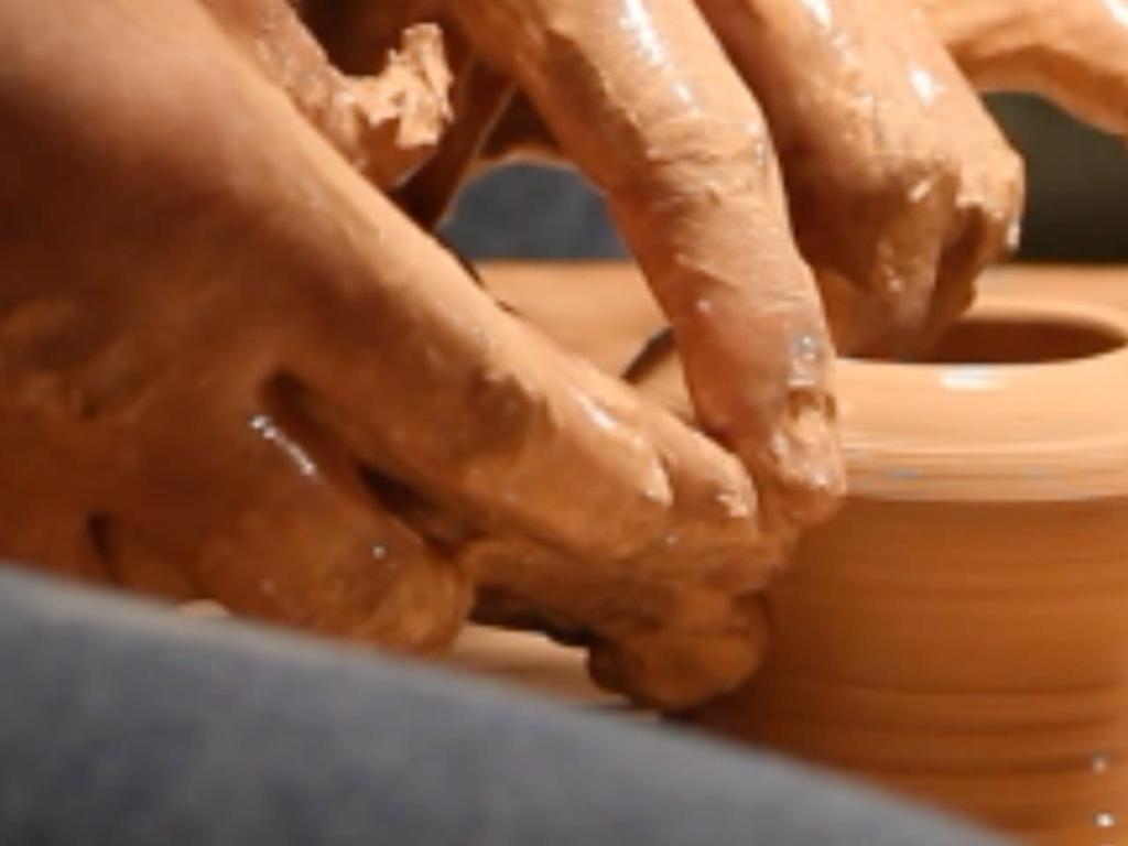 Clay and sip pottery class for date night 2023