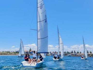 The CYCSA Youth Sailing Foundation Holiday Squad Training provides an ideal introduction to keelboat sailing for sailors aged 13-18 whose sailing experiences range from limited to reasonably competent.