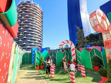 Santa's lost his elves! Can you help find them?Make your way through this giant present-themed maze with fun interactive...