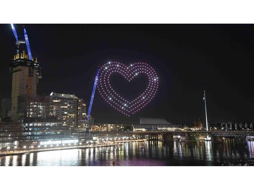 A must-see, free spectacle set against the iconic backdrop of Cockle Bay....