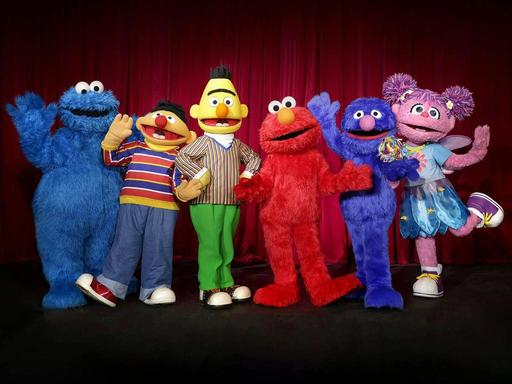 Step right up and experience the wonder of 'Elmo's Circus Dream'! This enchanting show follows Elmo and friends as they ...