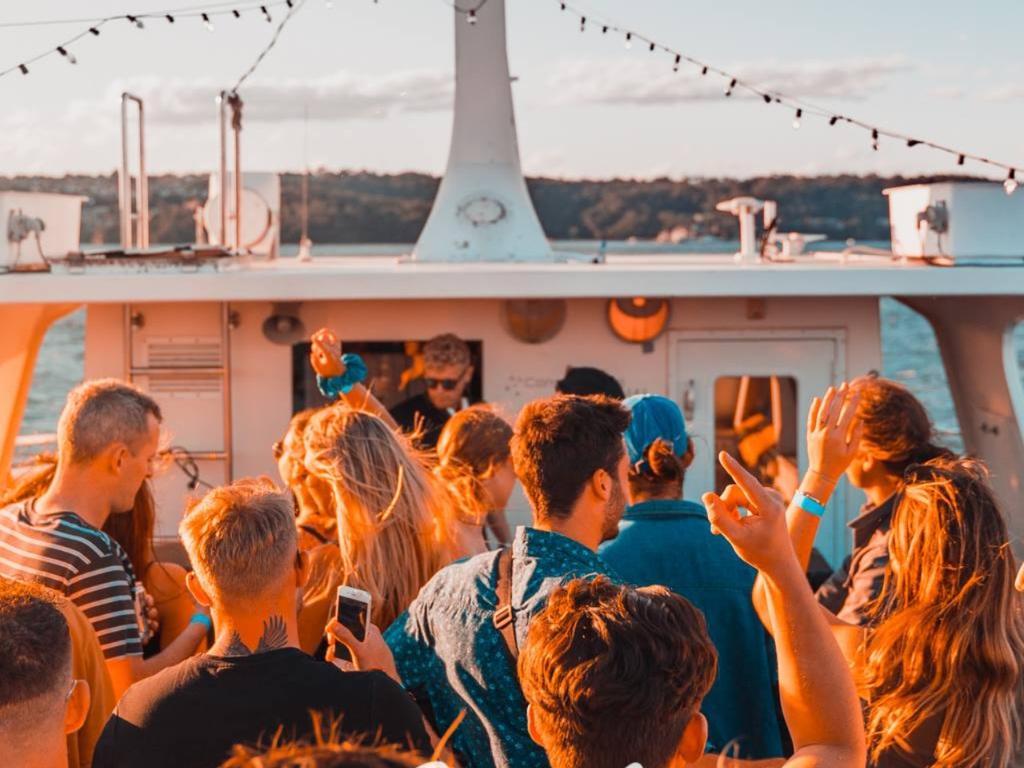 Flow Fridays weekend launch boat party 2021 | What's on in Sydney