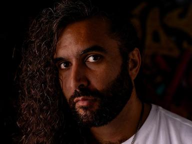 Gathering presents Gling Hunt. Glen (Gling) Andrew Hunt has been performing since he was nine years old. Starting off on drums, he toured Australia with... Gathering presents Gling Hunt. Glen (Gling) Andrew Hunt has been performing since he was nine years old. Starting off on drums, he toured Australia with...