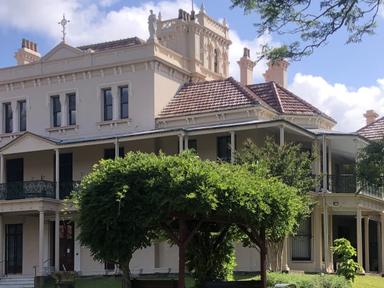 Journey back in time to historic Sydney with Real History Walking Tours.Join us to explore historic houses, churches and...