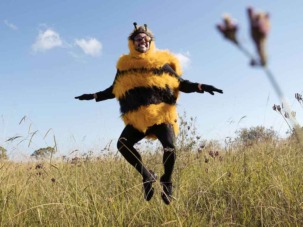 Human-sized bees descend upon the Sydney Royal Easter Show It's all to help save the planet 2022 | What's on in Sydney