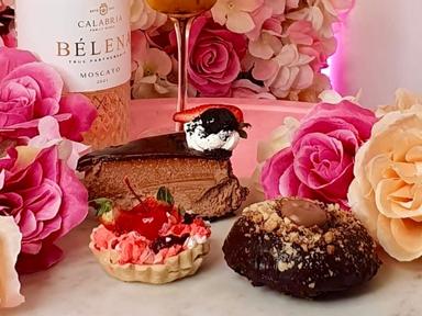 Do you have a sweet tooth or a sweet eye?Mimmynvovo presents Hunks and High Teas where you are able to indulge in both s...