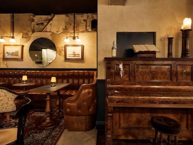 Visit Henry G's Wine Parlour in Manly Corso any Saturday night to enjoy the incredible talent of the live pianists including John Watson (Minsky's Piano Man), Craig Pendergast, John Milligan, Edo Santoni and more.