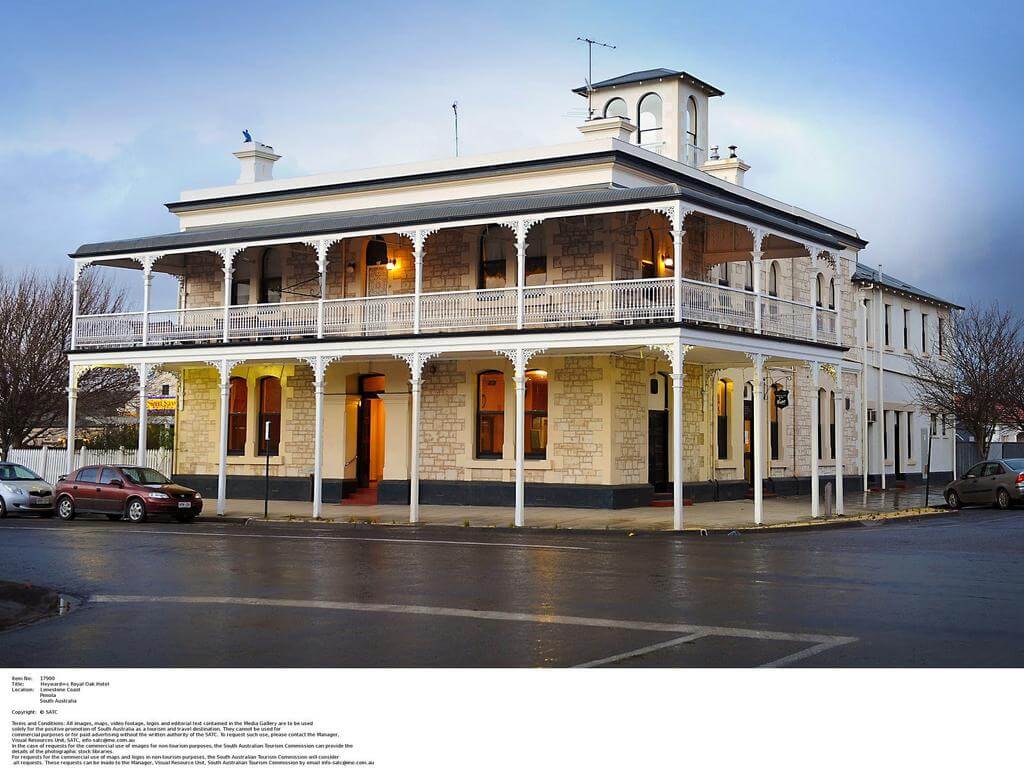 Melbourne Cup Lunch Royal Oak Hotel 2023 | Penola