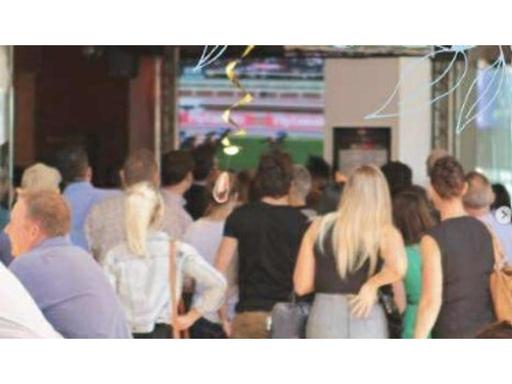 Melbourne Cup Pontoon Bar 2025