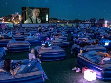 The comfiest outdoor bed cinema!
