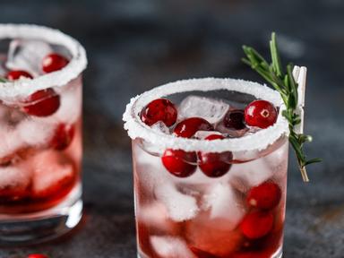 Mix up a storm at your next Christmas event and learn how to make crowd winning cocktails with an Australian native twis...