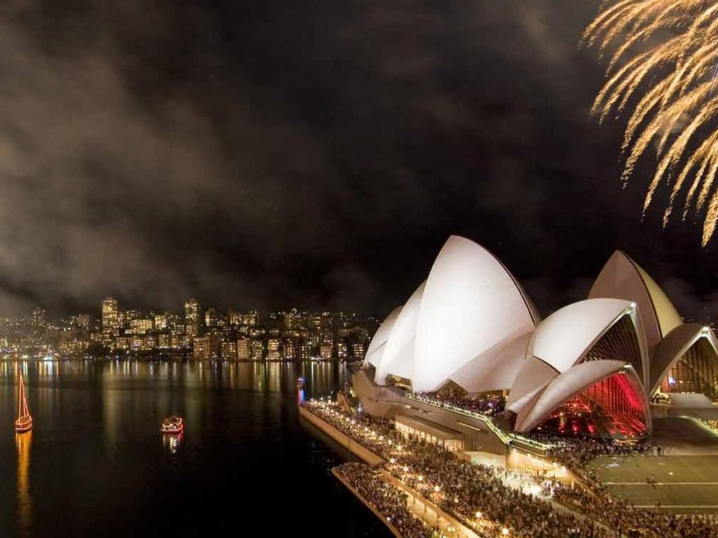 New Year's Eve on the Opera House Forecourt 2021 | Sydney