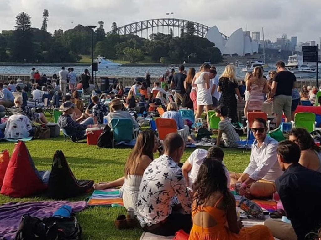 New Year's Eve picnic at Royal Botanic Gardens 2022 | What's on in Sydney