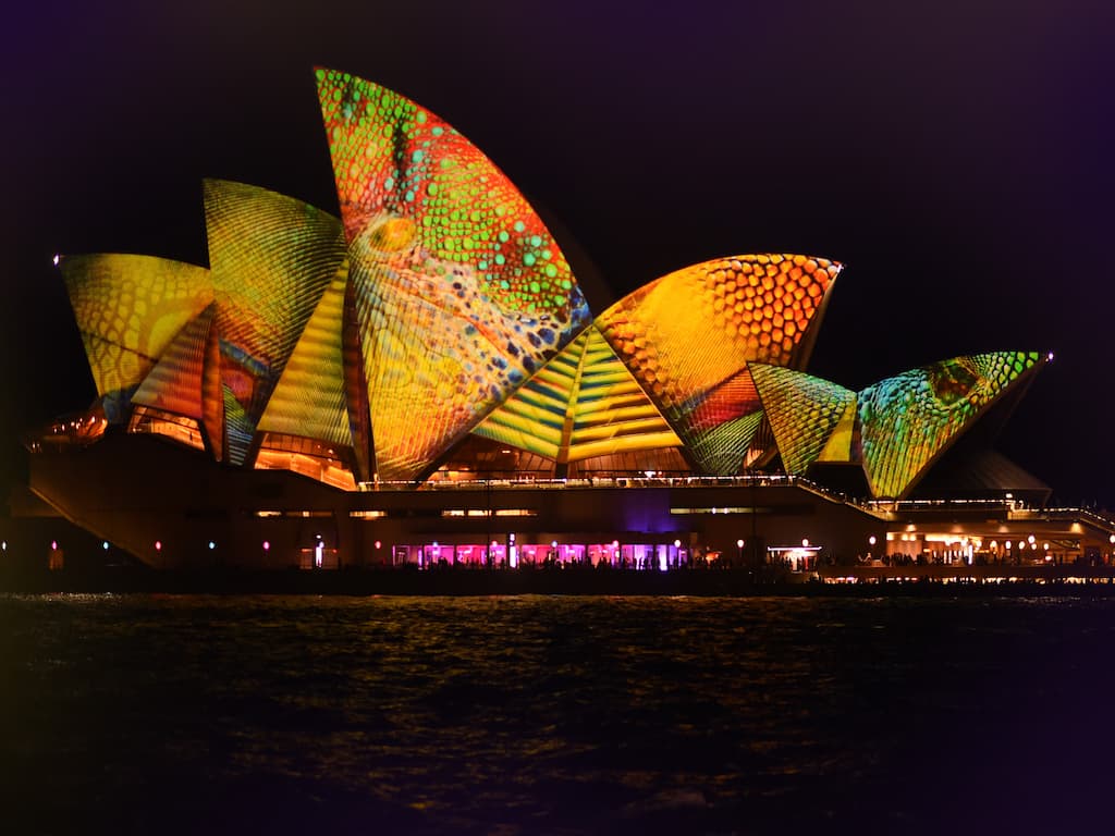 Phenomenal Showboat Vivid Lights Dinner Cruise 2023 | Sydney