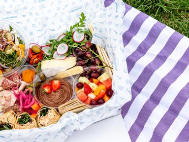 Grab your favourite people and explore the great outdoors with a picnic lunch in one of Sydney's beautiful- historic gar...