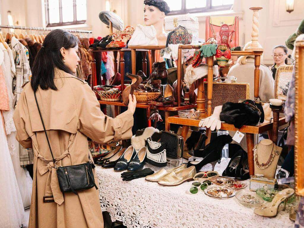 Round She Goes Preloved Fashion Market 2024 | What's on in Goodwood