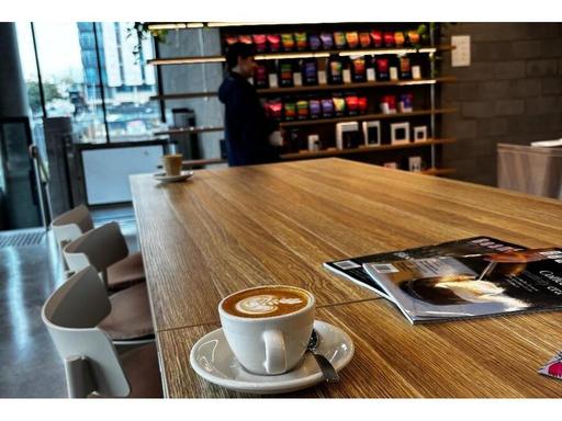 Located just minutes from Rumble HQ where they roast their coffee, this espresso bar is the perfect spot to experience a... Located just minutes from Rumble HQ where they roast their coffee, this espresso bar is the perfect spot to experience a...