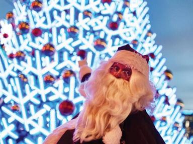 Come and see Santa as he tinkers away in his Melbourne workshop- making toys and presents for the big day. Santa is a ve...