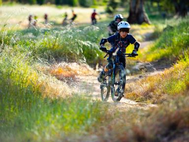 Head for the Hills offers school holiday mountain bike skills lessons & clinics to help young riders to hone their techn...