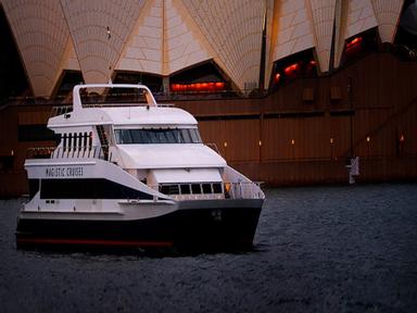 Have a wonderful weekend with one of the best evening activities in Sydney-a dinner cruise on Sydney Harbour.
