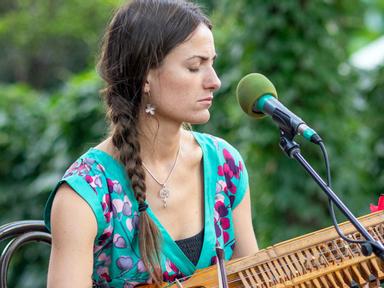 Sticky Notes is a musical activation of the Customs House precinct by Sydney's musical mavericks- Ensemble Offspring. Wi...