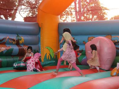 The Sunnybank State School Community Twilight Markets is on again for 2025. Bring the whole family for an evening of live entertainment, market stalls, carnival... The Sunnybank State School Community Twilight Markets is on again for 2025. Bring the whole family for an evening of live entertainment, market stalls, carnival...