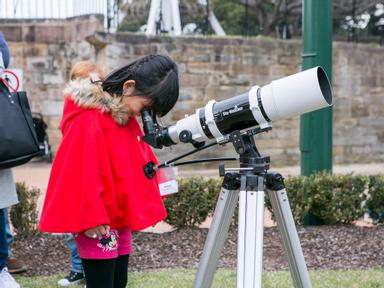 On the first Thursday of every month: enjoy an exclusive 90-minute Mandarin language tour of Sydney Observatory  and exp